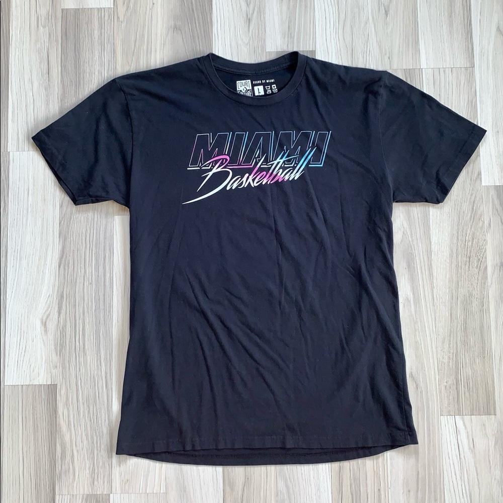 Miami Heat Basketball Vice City Court Culture T-shirt. Size Large.